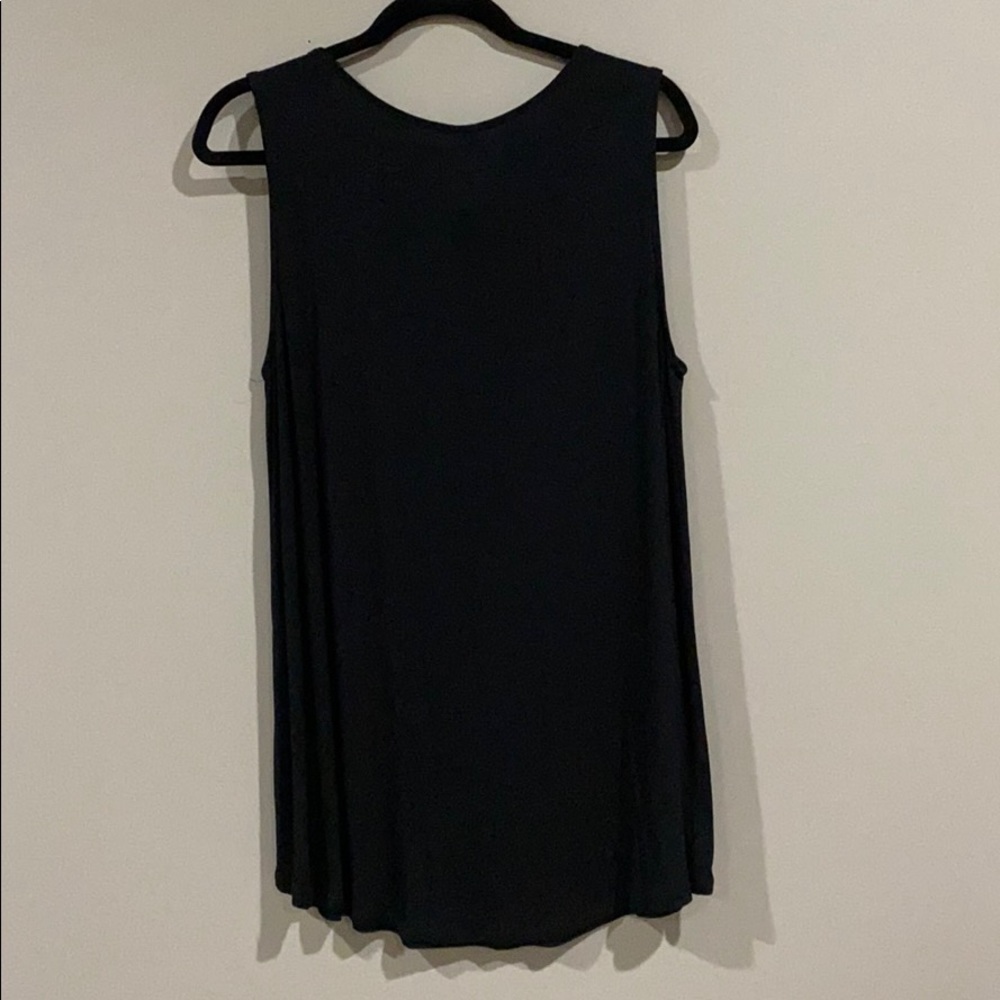 Essential tank - Picture 2 of 3